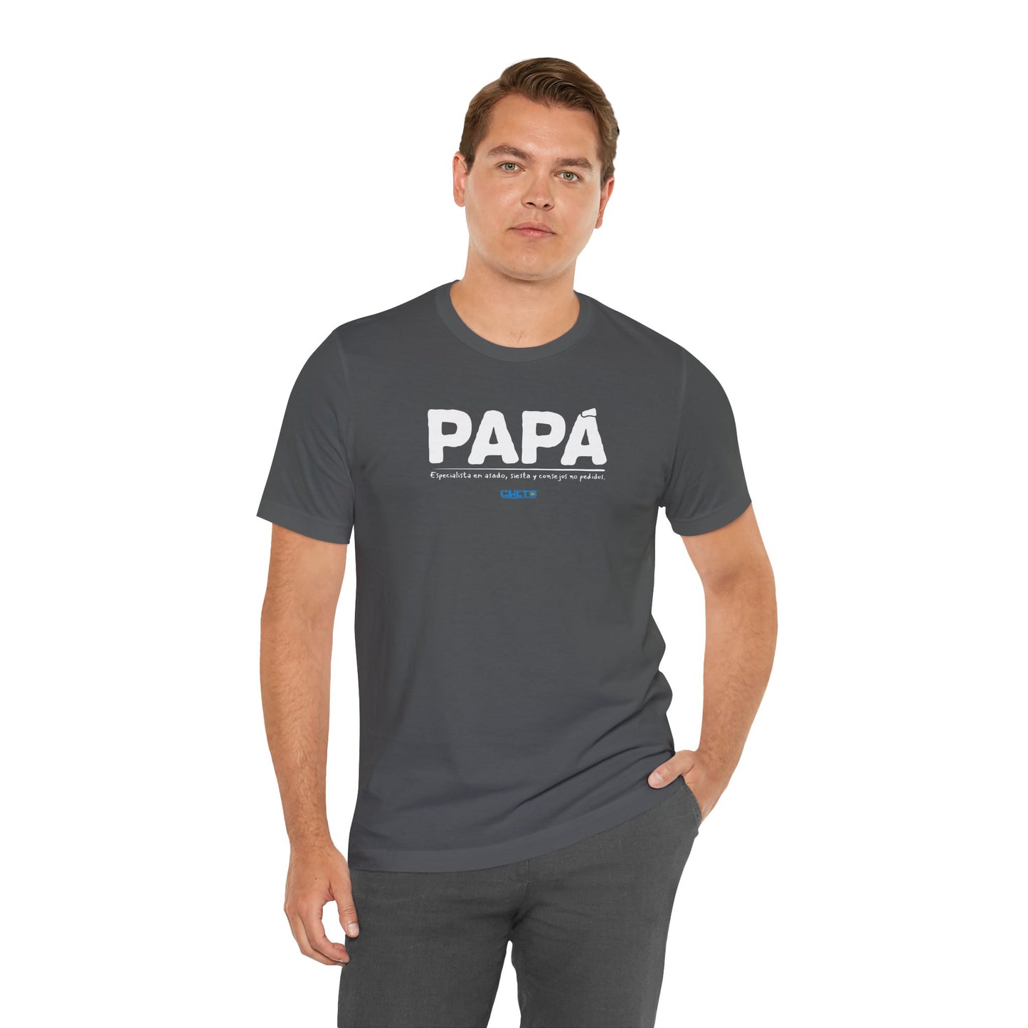 Papá: Especialista en asado, siesta y consejos no pedidos - Unisex Jersey Tee