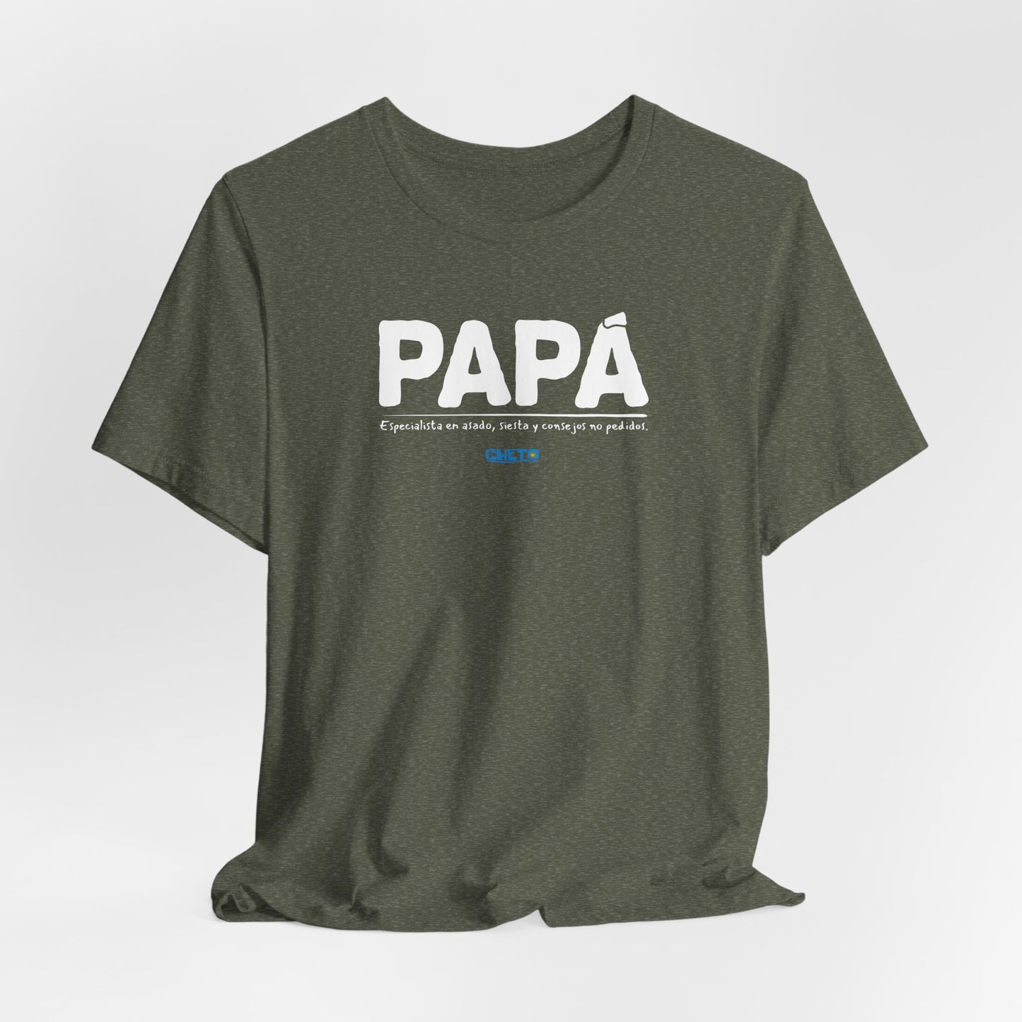 Papá: Especialista en asado, siesta y consejos no pedidos - Unisex Jersey Tee