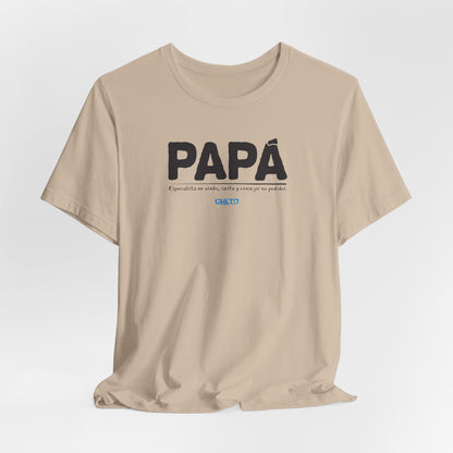 Papá: Especialista en asado, siesta y consejos no pedidos - Unisex Jersey Tee
