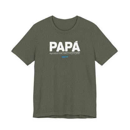 Papá: Especialista en asado, siesta y consejos no pedidos - Unisex Jersey Tee